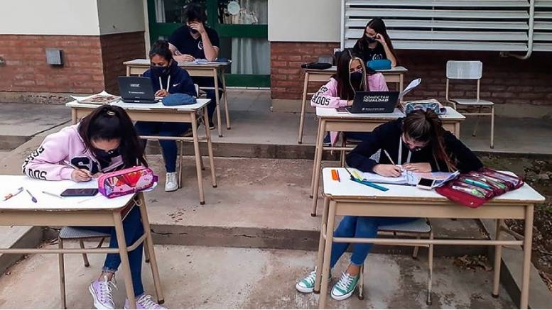 En este momento estás viendo Los gremios reiteran la denuncia del “negacionismo” de Larreta y Acuña