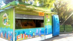 Lee más sobre el artículo Continúa el plan de concientización de reciclables en cada barrio porteño