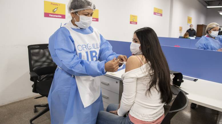 En este momento estás viendo En la Ciudad inició la etapa de vacunación para adolescentes con condiciones priorizadas