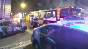 Lee más sobre el artículo Se produjo un incendio en un hotel cercano al Obelisco que ocasionó la muerte de una mujer y hubo varios heridos