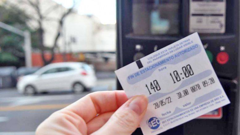 En este momento estás viendo Los vecinos residentes del área tarifada podrán registrarse para estacionar en un radio de 300 metros de forma gratuita