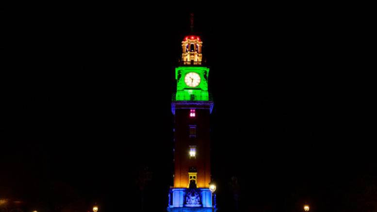 La Ciudad encendió monumentos por motivo del Día del Turismo BA y para promover el turismo