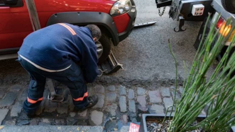 La Ciudad estatizará el sistema de acarreo de autos