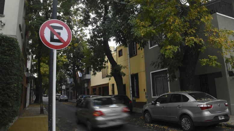 En este momento estás viendo Vecinos alertan ante la nueva normativa para estacionar en la CABA