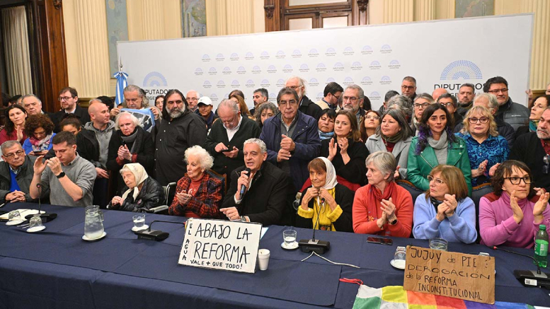 En este momento estás viendo Diputados del Frente de Todos repudiaron la represión de Morales en Jujuy