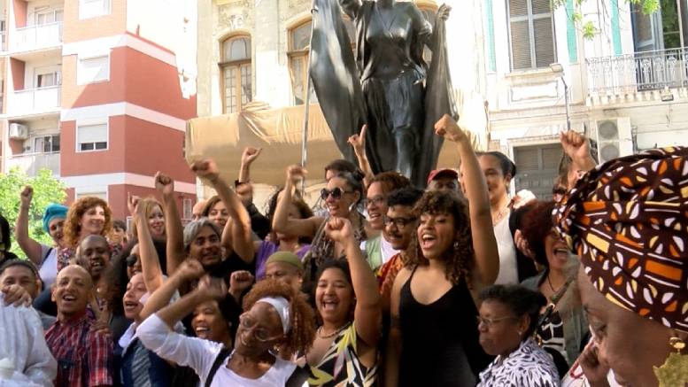 En este momento estás viendo Se llevó adelante la marcha de las comunidades afroargentina, afrodescendiente y africana en la Ciudad