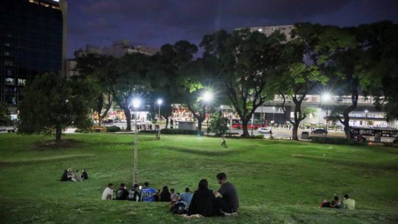En este momento estás viendo Se reforzaron las luminarias públicas del Parque Barrancas de Belgrano