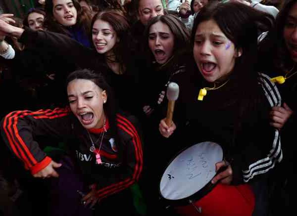 Ayer hubo una marcha feminista contra el Gobierno de Milei