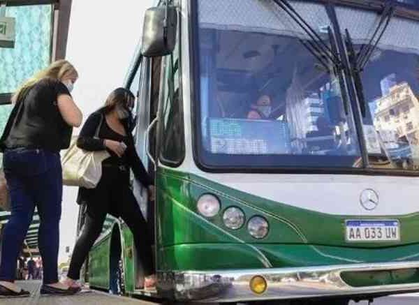 Ante la amenaza de paro de transporte, el Gobierno Nacional acordó la regularización de los subsidios adeudados